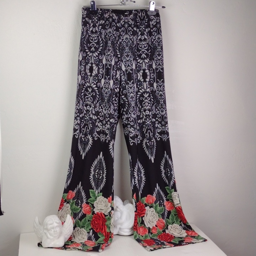 Kate & Mallory Black & White  Graphic W/Red, Green Orange & Cream Vibrant Bel